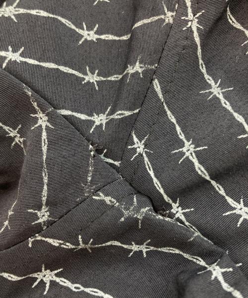 LC LASY CHANCE（ラストチャンス）LC LASY CHANCE (ラストチャンス) 有刺鉄線アノラックパーカー ブラック サイズ:SIZE Sの古着・服飾アイテム