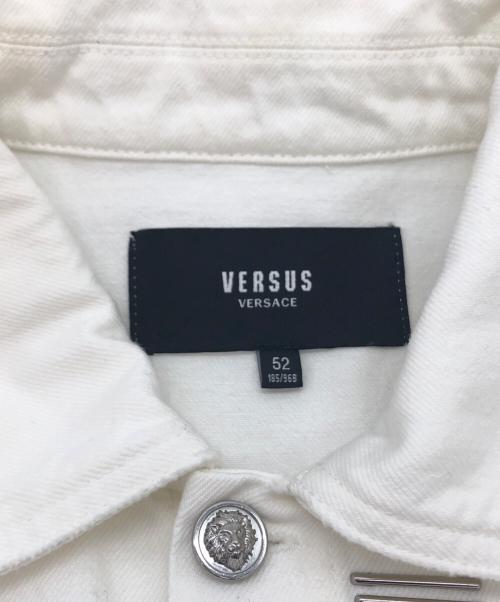 VERSUS VERSACE（ヴェルサス ヴェルサーチェ）VERSUS VERSACE (ヴェルサス ヴェルサーチェ) デニムジャケット ホワイト サイズ:52の古着・服飾アイテム
