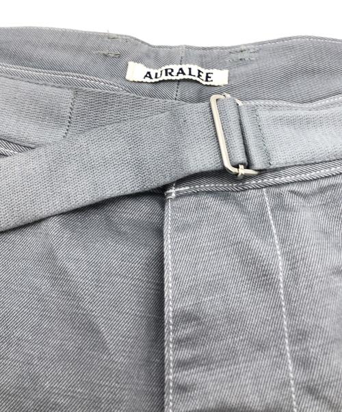 AURALEE（オーラリー）AURALEE (オーラリー) WASHED FINX LIGHT BIG CHINO SHORTS グレー サイズ:４の古着・服飾アイテム