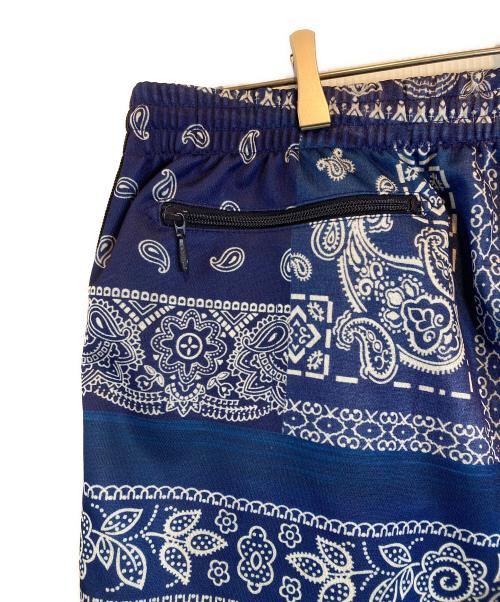 Needles（ニードルズ）Needles (ニードルズ) MIYAGIHIDETAKA (ミヤギヒデタカ) Bandana Print Track Short ブルー サイズ:Lの古着・服飾アイテム