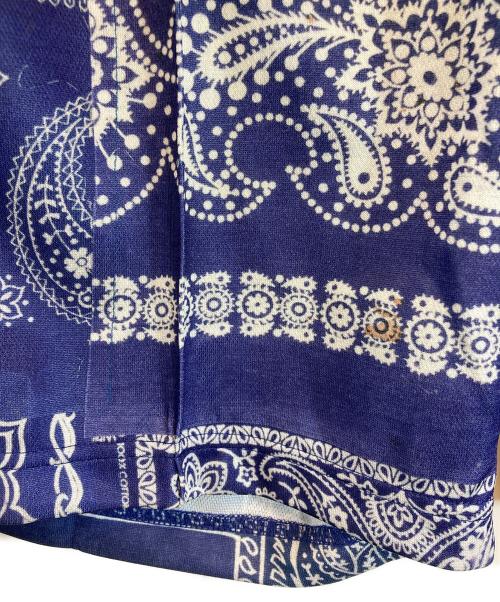 Needles（ニードルズ）Needles (ニードルズ) MIYAGIHIDETAKA (ミヤギヒデタカ) Bandana Print Track Short ブルー サイズ:Lの古着・服飾アイテム