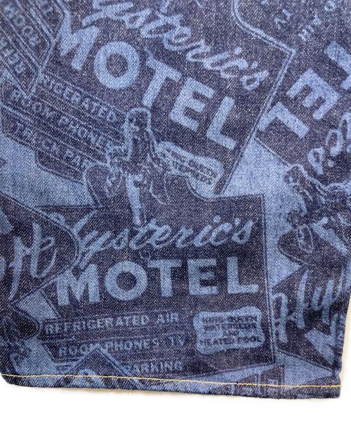 Hysteric Glamour（ヒステリックグラマー）Hysteric Glamour (ヒステリックグラマー) MOTEL柄デニムパンツ ブルー サイズ:SIZE 81cm (W32)の古着・服飾アイテム