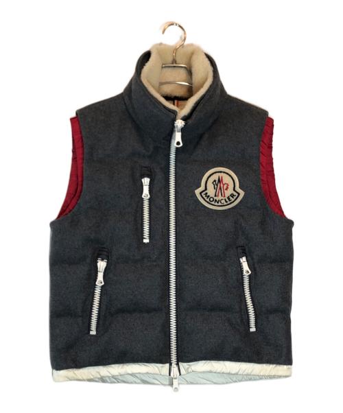 MONCLER（モンクレール）MONCLER (モンクレール) AMI Alexandre Mattiussi (アミアレクサンドルマテュッシ) BASTIEN GILET グレー サイズ:SIZE 3の古着・服飾アイテム