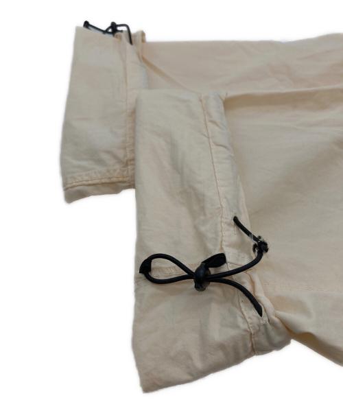 C.P COMPANY（シーピーカンパニー）C.P COMPANY (シーピーカンパニー) MICROREPS LOOSE CARGO PANTS ベージュ サイズ:44の古着・服飾アイテム