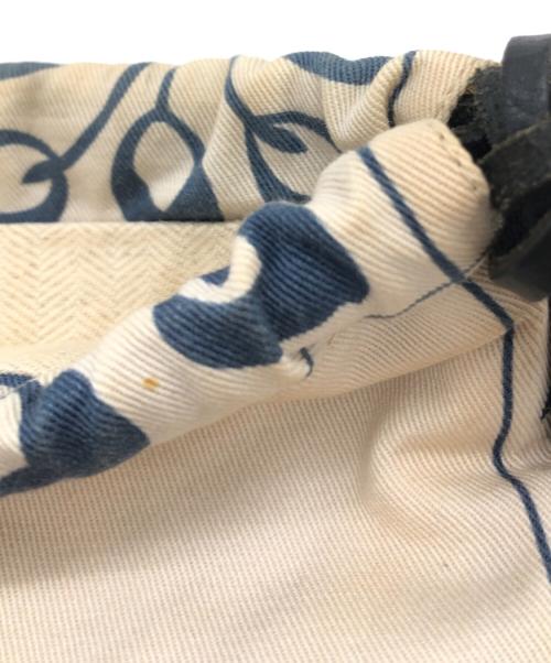 LOEWE（ロエベ）LOEWE (ロエベ) ドローストリングポーチ ベージュの古着・服飾アイテム