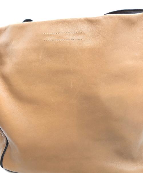 PRADA（プラダ）PRADA (プラダ) 型押しワンショルダーバッグ ベージュの古着・服飾アイテム