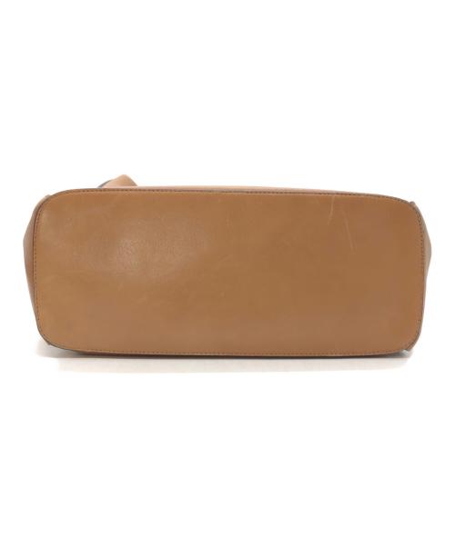 PRADA（プラダ）PRADA (プラダ) 型押しワンショルダーバッグ ベージュの古着・服飾アイテム