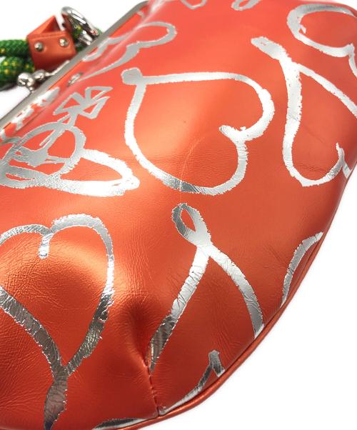Vivienne Westwood（ヴィヴィアンウエストウッド）Vivienne Westwood (ヴィヴィアンウエストウッド) SCRIBBLE HEARTS がま口ショルダーバッグ オレンジの古着・服飾アイテム