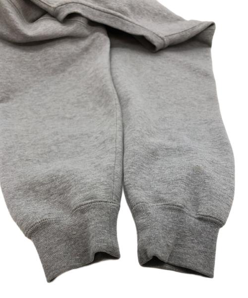 stussy（ステューシー）stussy (ステューシー) スニーカーロゴ刺繍スウェット グレー サイズ:SIZE Sの古着・服飾アイテム