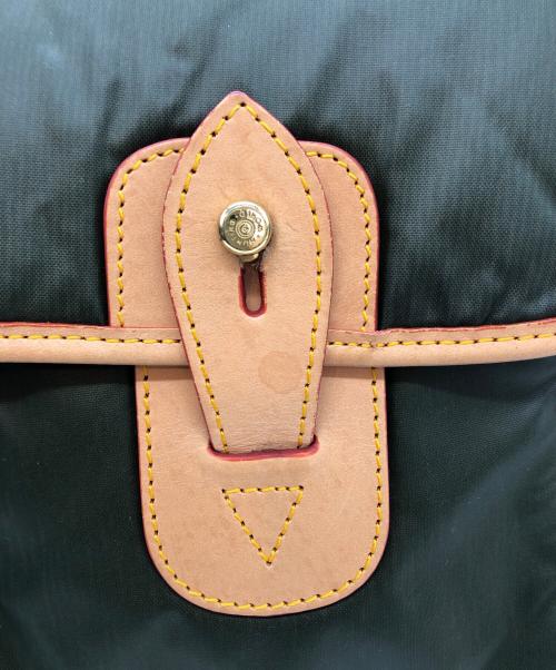 HUNTING WORLD（ハンティングワールド）HUNTING WORLD (ハンティングワールド) バチュ－クロスショルダーバッグ オリーブの古着・服飾アイテム