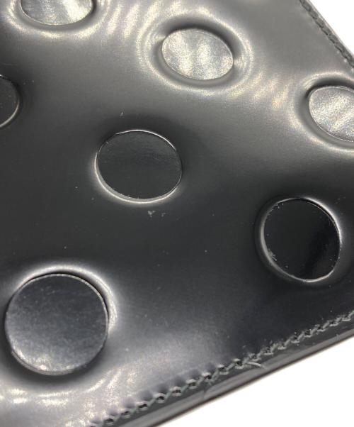COMME des GARCONS（コムデギャルソン）COMME des GARCONS (コムデギャルソン) POLKA DOTS EMBOSSED WALLET ブラックの古着・服飾アイテム
