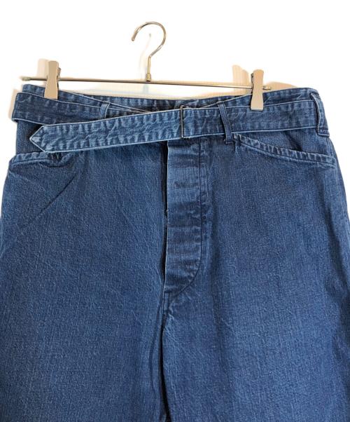 COMOLI（コモリ）COMOLI (コモリ) ベルテッドデニムパンツ インディゴ サイズ:3の古着・服飾アイテム