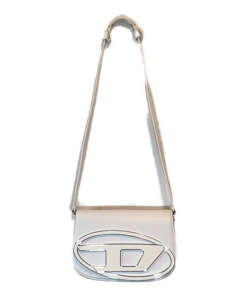 DIESEL（ディーゼル）DIESEL (ディーゼル) Dメタルロゴ 1DR レザーショルダーバッグ ホワイトの古着・服飾アイテム