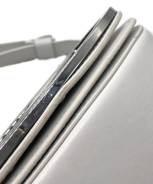 DIESEL（ディーゼル）DIESEL (ディーゼル) Dメタルロゴ 1DR レザーショルダーバッグ ホワイトの古着・服飾アイテム