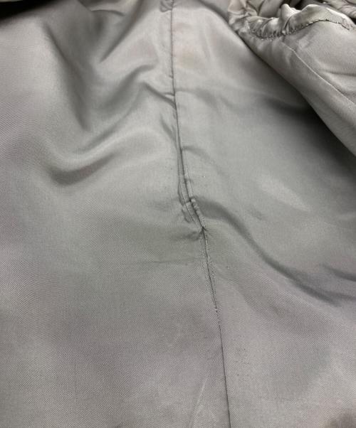 Brilla per il gusto（ブリッラ ペル イルグースト）Brilla per il gusto (ブリッラ ペル イルグースト) シャドーヘリンボーン3ピーススーツ グレー サイズ:SIZE 44の古着・服飾アイテム