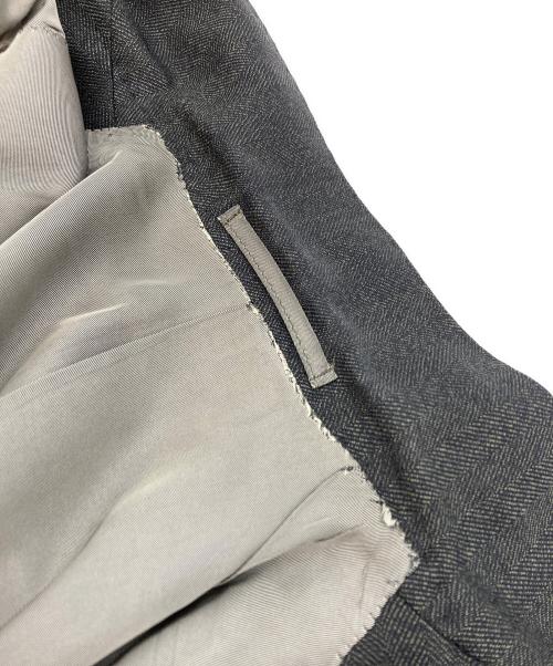 Brilla per il gusto（ブリッラ ペル イルグースト）Brilla per il gusto (ブリッラ ペル イルグースト) シャドーヘリンボーン3ピーススーツ グレー サイズ:SIZE 44の古着・服飾アイテム