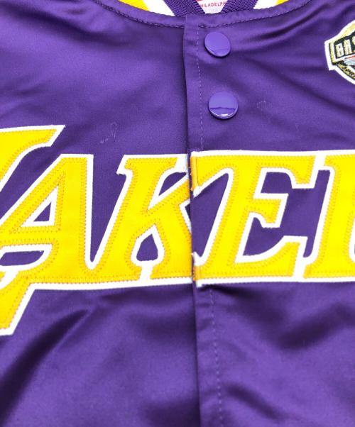MITCHELL & NESS（ミッチェルアンドネス）MITCHELL & NESS (ミッチェルアンドネス) HOF N&N Satin Jacket Los Angeles Lakers Pau Gasol Roxa パープル サイズ:SIZE Lの古着・服飾アイテム