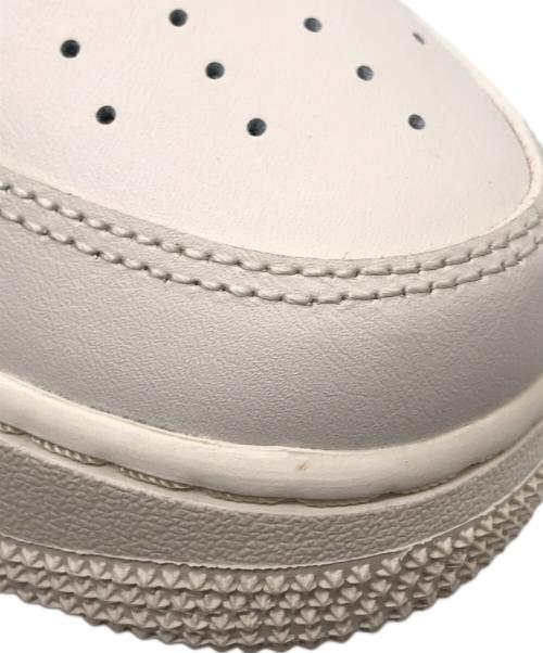 NIKE（ナイキ）NIKE (ナイキ) WMNS AIR FORCE 1 '07 PHANTOM/LT IRON ORE-LT IRON ORE ホワイト サイズ:US10.5 未使用品の古着・服飾アイテム