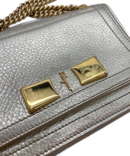Salvatore Ferragamo（サルヴァトーレ フェラガモ）Salvatore Ferragamo (サルヴァトーレ フェラガモ) Small Ginevra Shoulder Bag ゴールドの古着・服飾アイテム