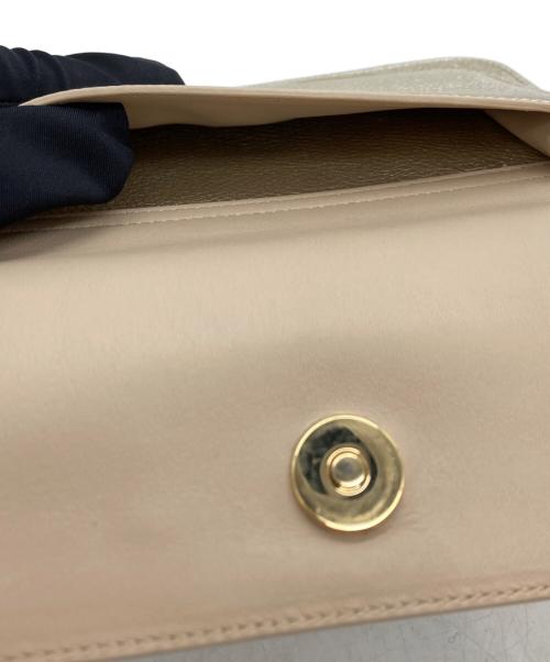 Salvatore Ferragamo（サルヴァトーレ フェラガモ）Salvatore Ferragamo (サルヴァトーレ フェラガモ) Small Ginevra Shoulder Bag ゴールドの古着・服飾アイテム