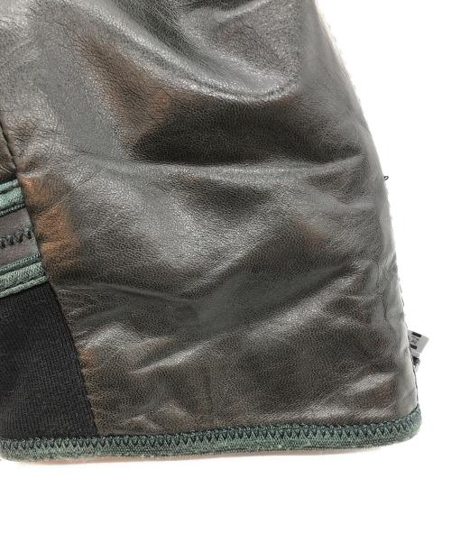 Yves Saint Laurent（イヴサンローラン）Yves Saint Laurent (イヴサンローラン) ラムレザー アシンメトリージャケット ブラック×グレー サイズ:44の古着・服飾アイテム