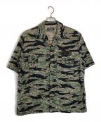 Hysteric Glamourヒステリックグラマー）の古着「STRAWBERRY RACER刺繍 ユーティリティシャツ」｜グリーン