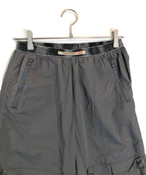 DIESEL（ディーゼル）DIESEL (ディーゼル) ナイロンジョガーパンツ グレー サイズ:38の古着・服飾アイテム