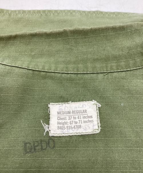 US ARMY（ユーエスアーミー）US ARMY (ユーエスアーミー) 4th ジャングルファティーグジャケット オリーブ サイズ:Mサイズの古着・服飾アイテム