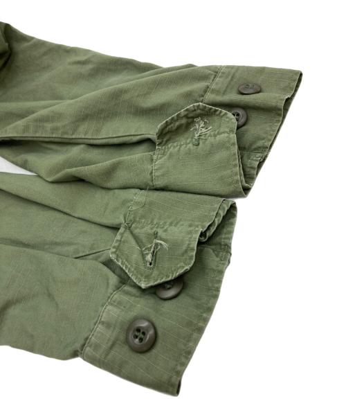 US ARMY（ユーエスアーミー）US ARMY (ユーエスアーミー) 4th ジャングルファティーグジャケット オリーブ サイズ:Mサイズの古着・服飾アイテム