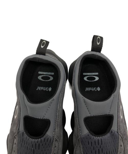 OAKLEY（オークリー）OAKLEY (オークリー) FLESH SANDAL ASPHALT グレー サイズ:25cmの古着・服飾アイテム