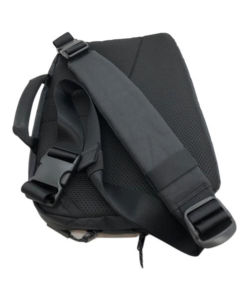 AER（エアー）Aer (エアー) Tech Sling 3 ブラックの古着・服飾アイテム