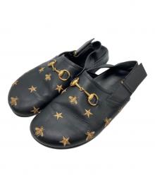 GUCCI（グッチ）の古着「ビー スター ホースビット クロッグ サンダル」｜ブラック×ゴールド