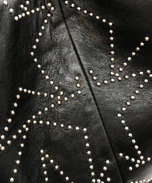 JIMMY CHOO（ジミーチュウ）JIMMY CHOO (ジミーチュウ) スタースタッズ レザートートバッグ ブラックの古着・服飾アイテム