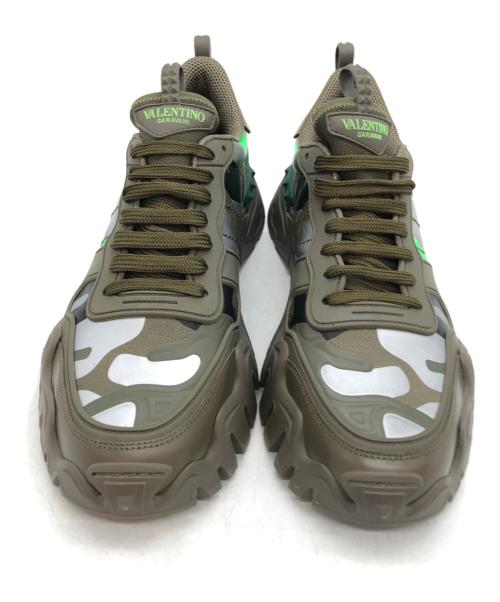 VALENTINO（ヴァレンティノ）VALENTINO (ヴァレンティノ) ノガラヴァーニ ロックスタッズ レザー スニーカー カーキ サイズ:41の古着・服飾アイテム