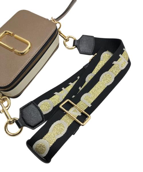 MARC JACOBS（マークジェイコブス）MARC JACOBS (マークジェイコブス) スナップショットショルダーバッグ ブラウンの古着・服飾アイテム