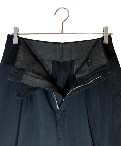 COMME des GARCONS HOMME PLUS（コムデギャルソンオムプリュス）COMME des GARCONS HOMME PLUS (コムデギャルソンオムプリュス) タックスラックスパンツ ブラック サイズ:Sの古着・服飾アイテム