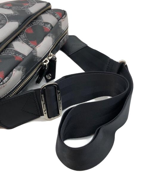 Vivienne Westwood（ヴィヴィアンウエストウッド）Vivienne Westwood (ヴィヴィアンウエストウッド) ショルダーバッグ グレーの古着・服飾アイテム