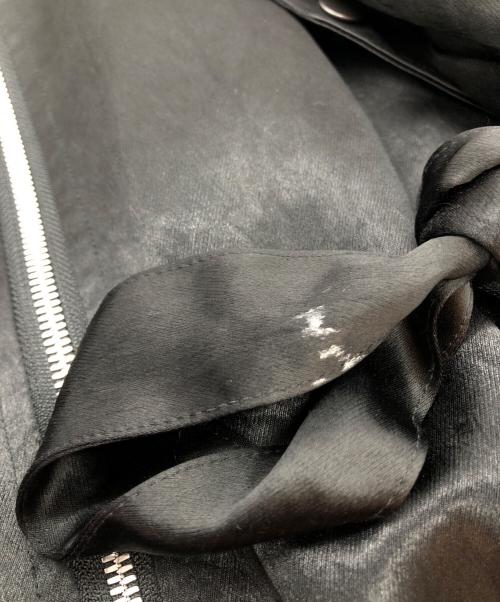 rin（リン）rin (リン) バック刺繍 ジップアップ サテン ノーカラー ロングコート ブラック サイズ:SIZE Mの古着・服飾アイテム