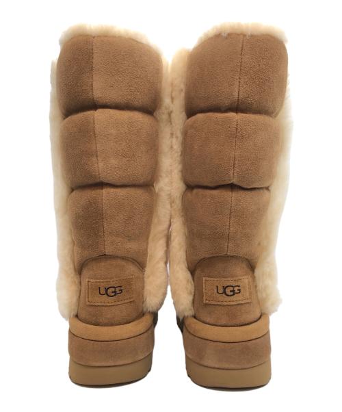 UGG（アグ）UGG (アグ) クラシック チラーピーク トールブーツ ベージュ サイズ:SIZE 22cmの古着・服飾アイテム