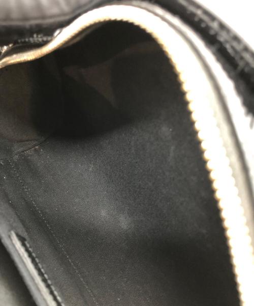 A.P.C.（アーペーセー）A.P.C. (アーペーセー) ハーフムーン エナメルショルダーバッグ ブラックの古着・服飾アイテム