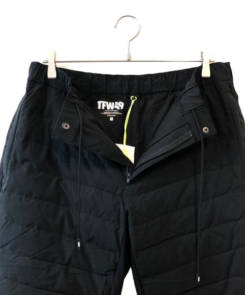 TFW49（ティーエフダブリューフォーティーナイン）TFW49 (ティーエフダブリューフォーティーナイン) SHIELD WARMER DOWN PANTS ブラック サイズ:XL 未使用品の古着・服飾アイテム
