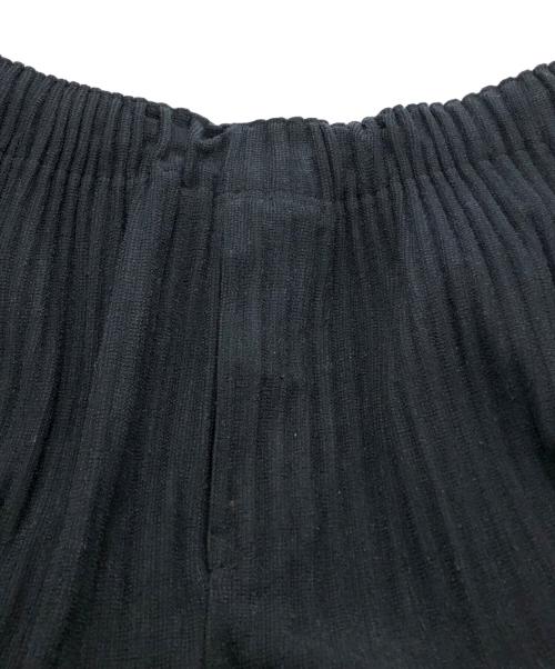 HOMME PLISSE ISSEY MIYAKE（オム プリッセ イッセイ ミヤケ）HOMME PLISSE ISSEY MIYAKE (オム プリッセ イッセイ ミヤケ) プリーツパンツ ブラック サイズ:SIZE 2の古着・服飾アイテム