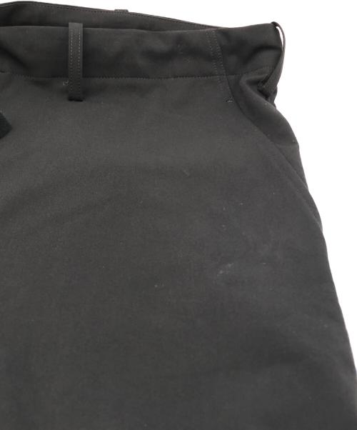 s'yte（サイト）s'yte (サイト) マルチポケットパンツ ブラック サイズ:３の古着・服飾アイテム
