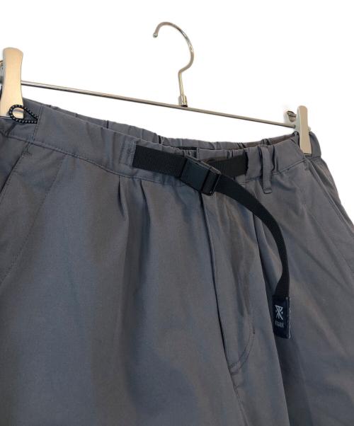 ROARK REVIVAL（ロアークリバイバル）ROARK REVIVAL (ロアークリバイバル) TRAVEL PANT RESISTANT TWILL - RELAX グレー サイズ:Lの古着・服飾アイテム