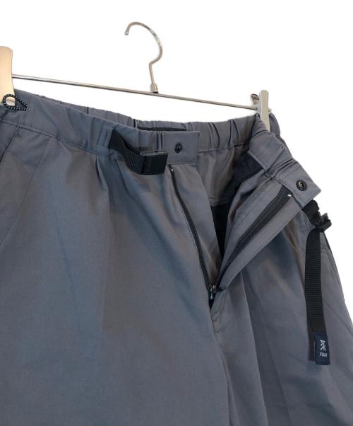 ROARK REVIVAL（ロアークリバイバル）ROARK REVIVAL (ロアークリバイバル) TRAVEL PANT RESISTANT TWILL - RELAX グレー サイズ:Lの古着・服飾アイテム
