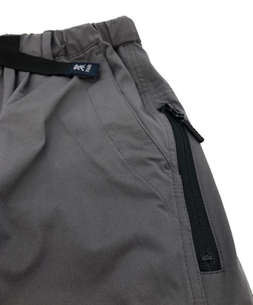 ROARK REVIVAL（ロアークリバイバル）ROARK REVIVAL (ロアークリバイバル) TRAVEL PANT RESISTANT TWILL - RELAX グレー サイズ:Lの古着・服飾アイテム