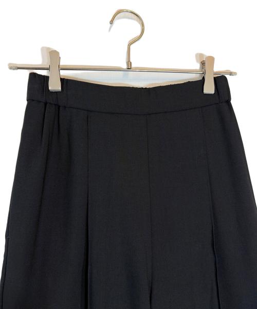 YORI（ヨリ）yori (ヨリ) ノンアイロンワイドパンツ ブラック サイズ:36の古着・服飾アイテム