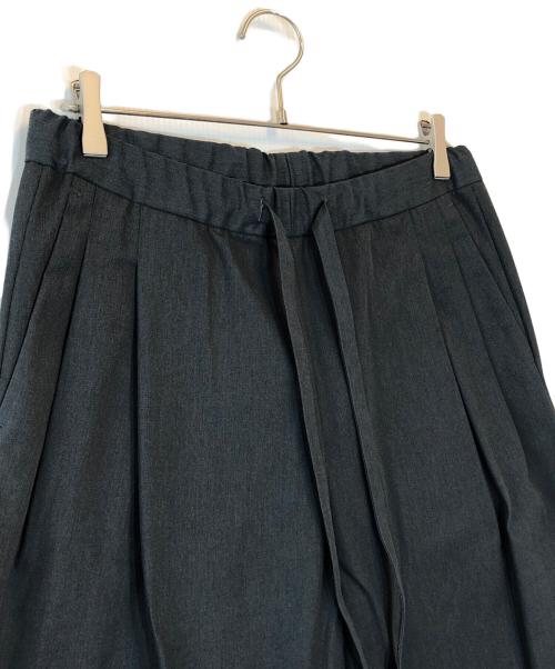 mu（ムー）MU (ムー) EASY TROUSERS CHARCOAL イージー トラウザース ワイド グレー サイズ:下記参照の古着・服飾アイテム