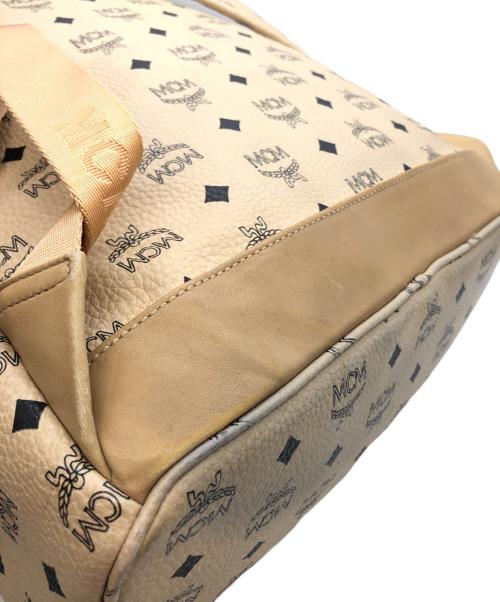 MCM（エムシーエム）MCM (エムシーエム) スタッズリュック アイボリーの古着・服飾アイテム