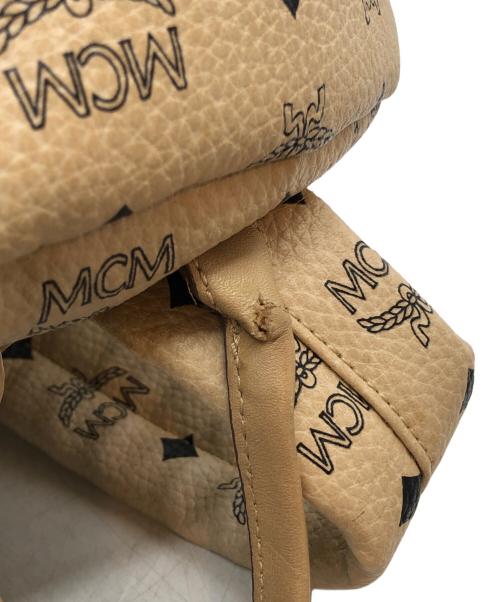 MCM（エムシーエム）MCM (エムシーエム) スタッズリュック アイボリーの古着・服飾アイテム